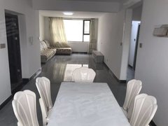 喀什喀什市喀什城区文化苑一期6楼134平三室两厅一卫简单装修拎包入住出租房源真实图片