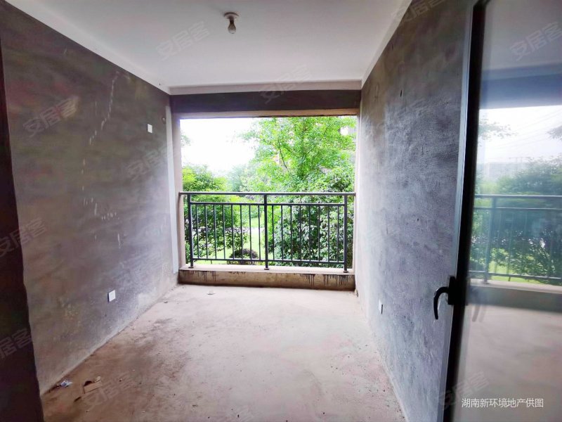 长沙房产网>长沙二手房>天心二手房>长沙理工大学二手房>卢浮原著>800