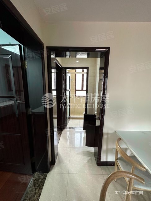 浦发御园电梯9楼房龄新精装可拎包入住密度低