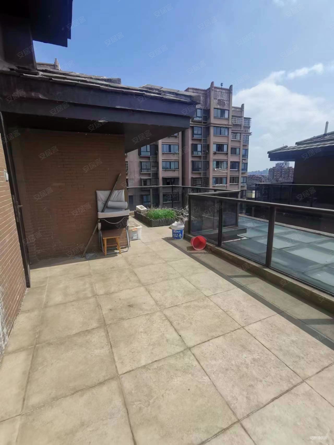 新力金沙湾 低密度社区 双卫生间 朝南 满二 精装好房