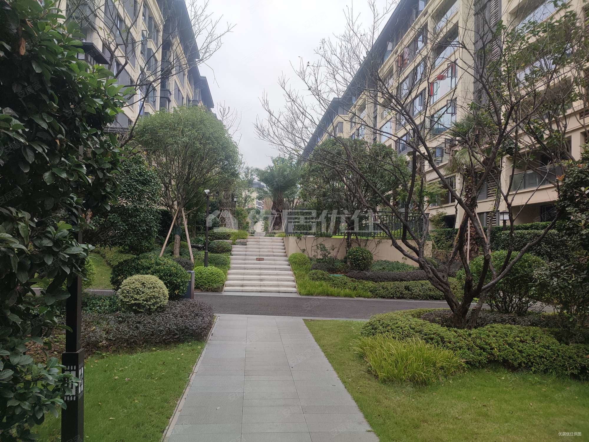 电梯房129平精装金科天壹府4室楼层好视野无遮挡