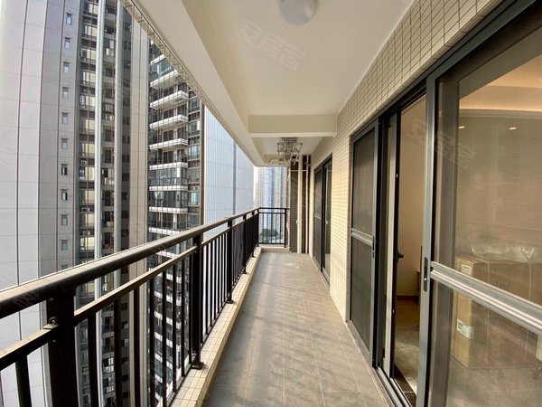 广州黄埔鱼珠富颐华庭富颐华庭 全屋定制四房两卫 中高楼层 南向 安静