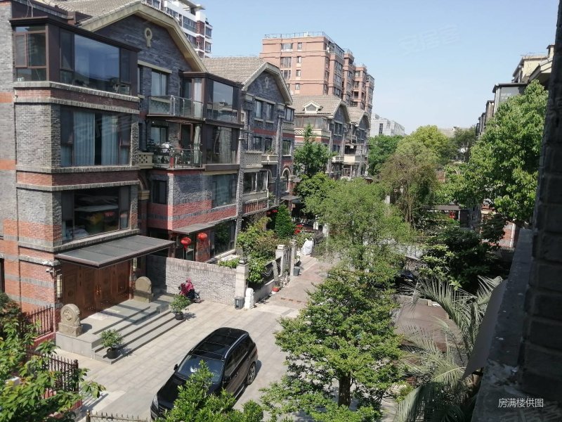 宏图上水庭院 正规商品房 中间楼层 精装可拎包入住 小区新