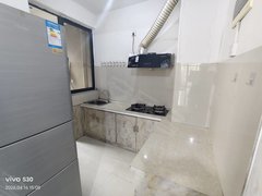 桂林临桂花生唐麓湖国际剑桥郡8楼两房两厅一卫1050包物业一台空调出租房源真实图片