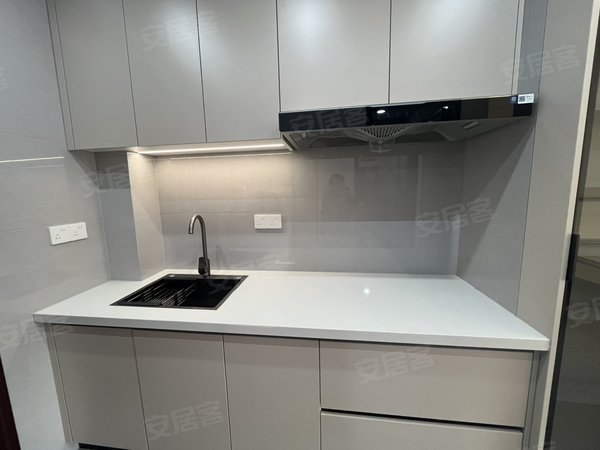 金华婺城婺城新区红星铂瑞花园(北区)铂瑞花园朝南！带车位！民用水电！精装修！家具齐全！拎包入住！出租房源真实图片