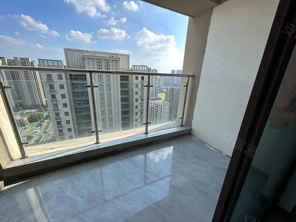 昆山玉山城东昇悦居昇悦居 4室2厅1卫 配套齐全 电梯房 精装修出租