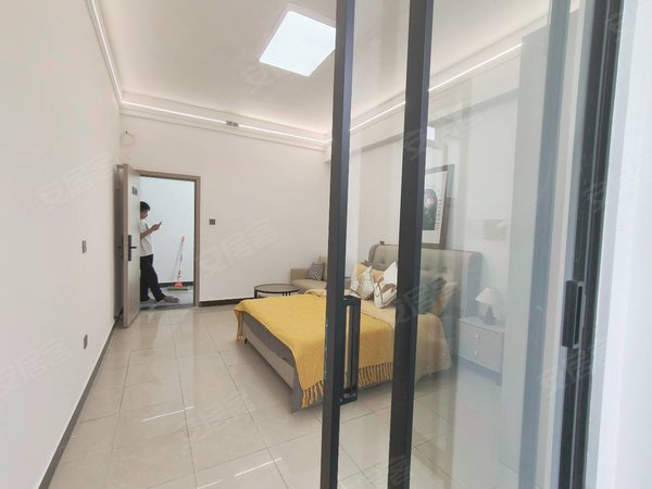 【多图】上李朗科技园,平湖租房,十号线上李朗地铁口,全新公寓,押一付