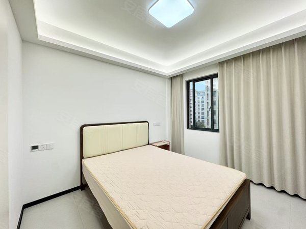 金华东阳横店南江名郡南江名郡！南江悦隔壁！装修炒鸡好！中央空调！带车位！豪华装修出租房源真实图片