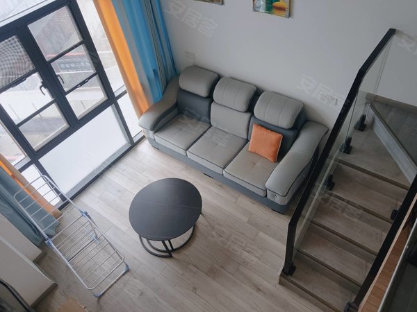 南昌西湖云飞路绿滋肴潮阳里南昌西湖万达广场精装loft公寓出租房源