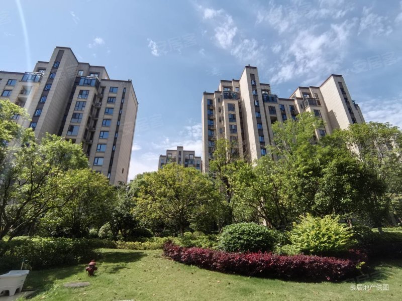 中海新城熙岸南北通透双阳台,次新小区全人车分流.