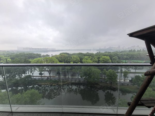 玉兰花园大平层300平左右,豪华装修拎包