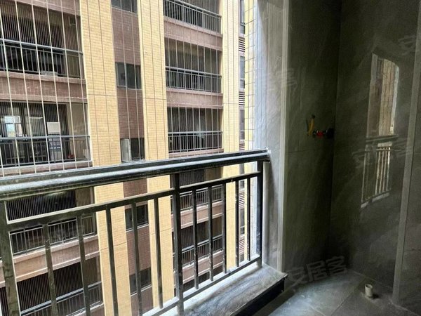 揭阳普宁南平路阳光城(普宁)普宁广场附近南园阳光城小区电梯三房两厅