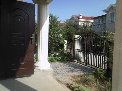 名流丽苑别墅小区