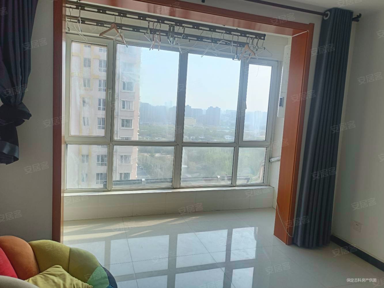 维多利亚夏郡3室2厅2卫134.69㎡南北95万