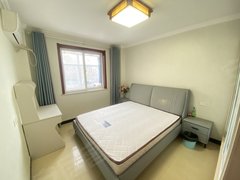 镇江句容句容吾悦广场急租 吾悦广场旁 新城雅居精装一室一厅 拎包入住 干净整洁出租房源真实图片
