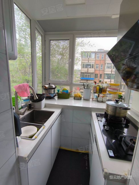 张郭庄小区豪装两居客厅带窗南北通透中高楼层一号线支线