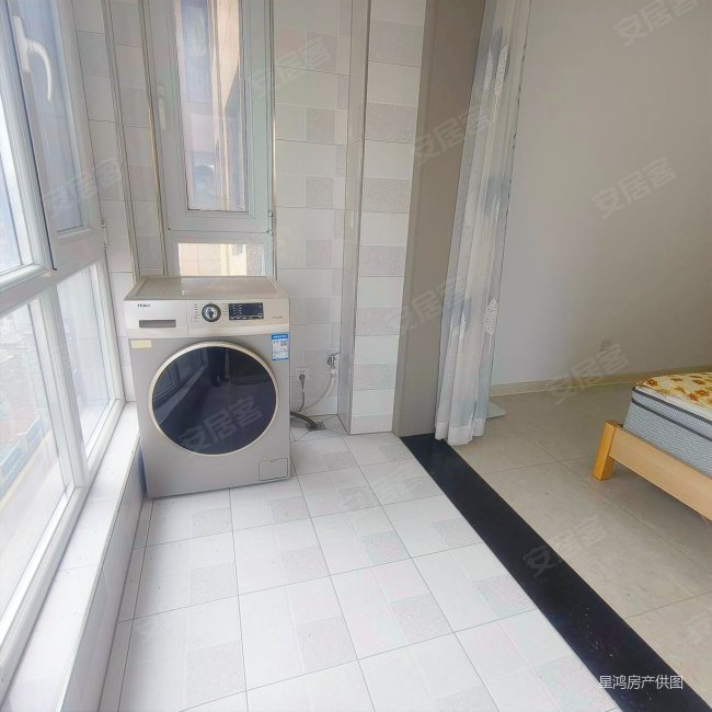 长安区 大学城 区政府旁 万景荔知湾 精致三居室 可观公园