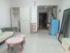 三门峡湖滨湖滨城区建业壹号城邦，拎包入住，压一付一 月租900元出租房源真实图片