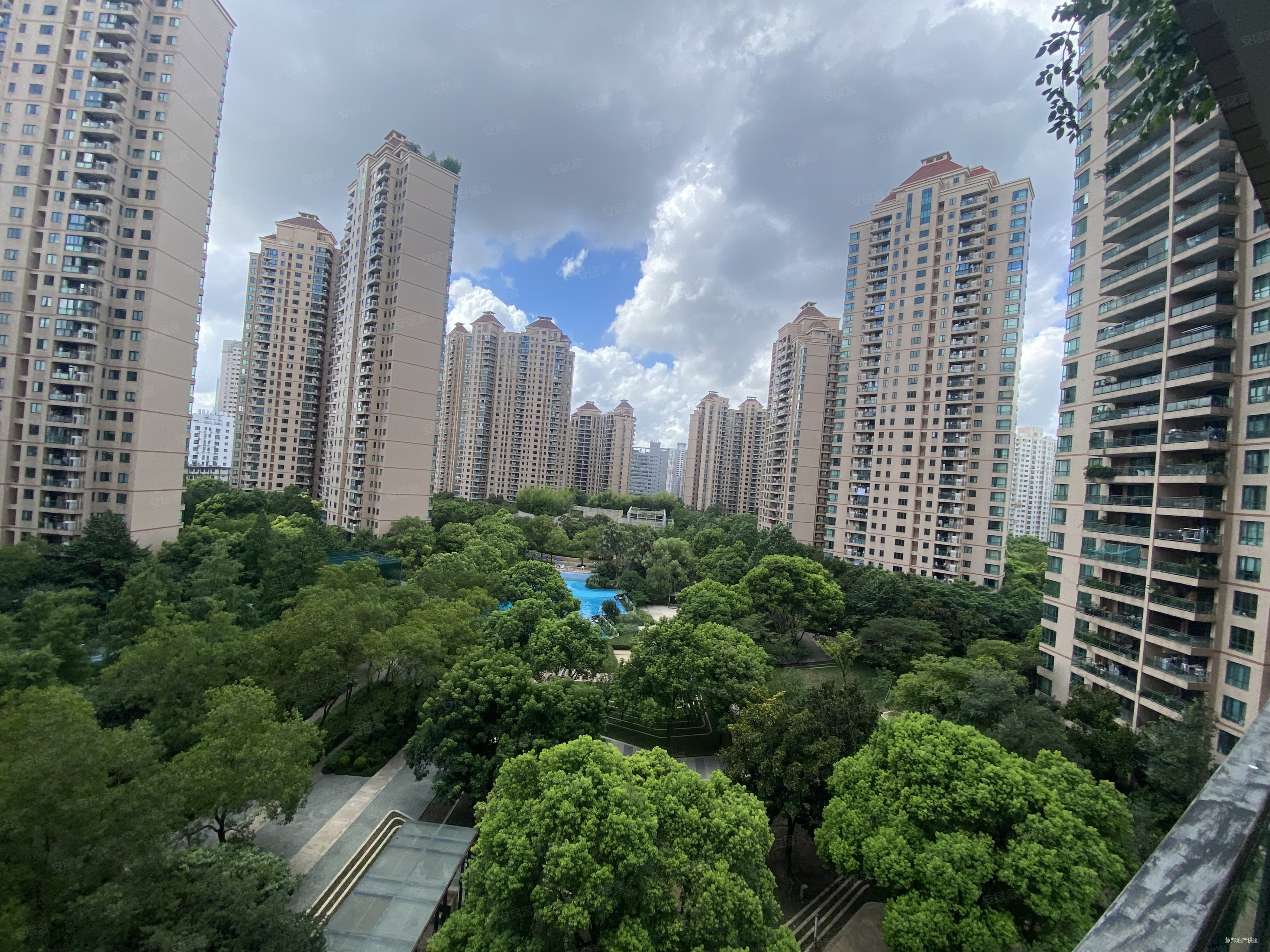 上海房产网>上海二手房>长宁二手房>天山二手房>仁恒河滨花园>