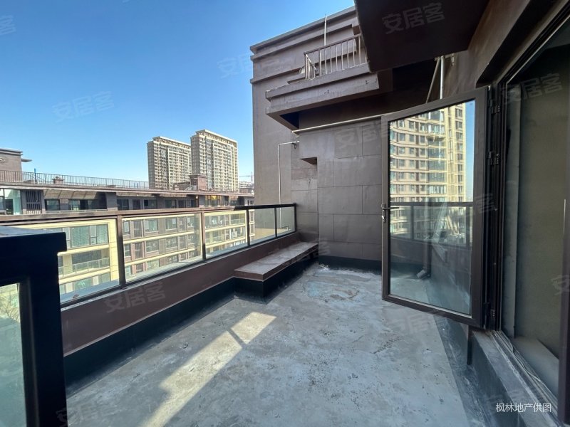 前排洋房顶楼带平台 三室朝南 可改四室看房有钥匙,建业世和府二手房