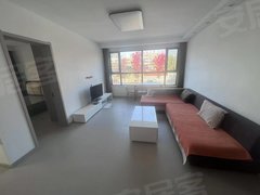 梅河口城区市中心方华名苑电梯二楼108平三室一卫，年租2万包取暖物业出租房源真实图片