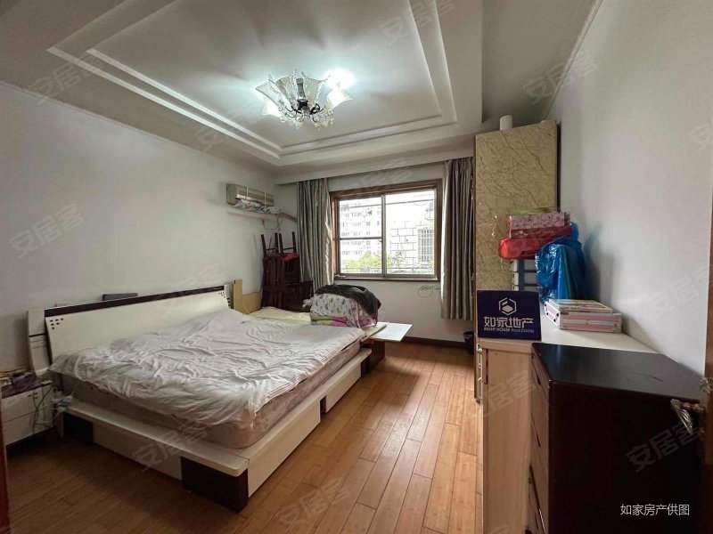 宝城花园近地铁满五南北通透出行方便有电梯