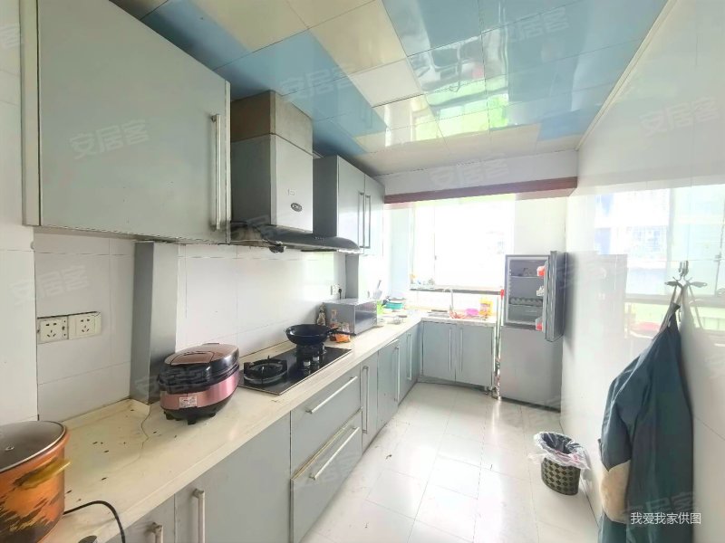 南北通透大三房临近地铁口百盛商场学堂莲塘三小莲塘四中