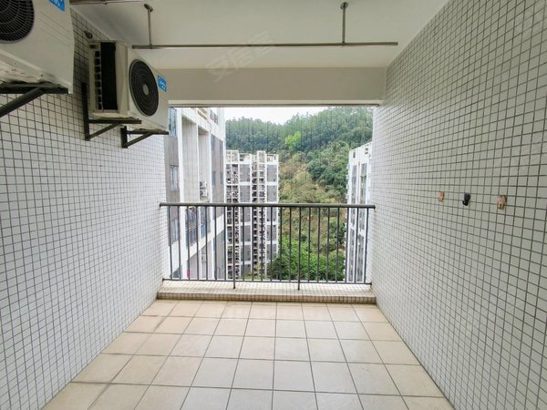 【多图】龙光峰景华庭,萝岗租房,龙光峰景华庭高层合租单间有阳台 6号