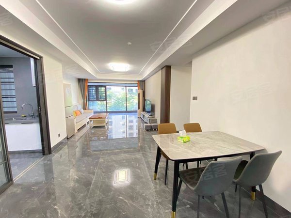 南宁青秀东葛路绿地中央广场靓房出租   青秀万达对面  绿地精装大三