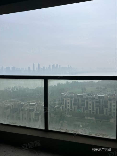 联泰天禧江景大四房,免费送2个车位