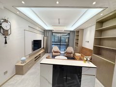 上海松江松江大学城老业主委托实拍！地铁站旁南北通透两房，定制装修带地暖车位。出租房源真实图片