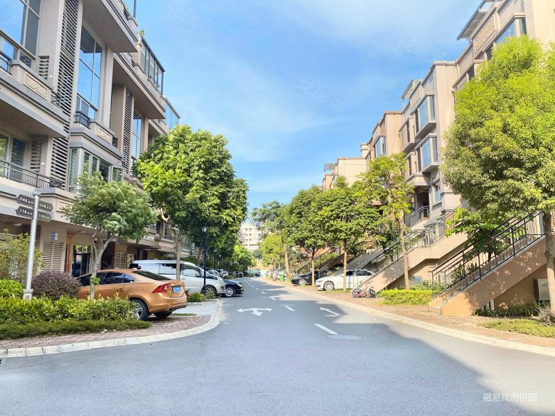 海逸豪庭尚都2期业主诚心在卖价格合适看上在谈随时可约看房