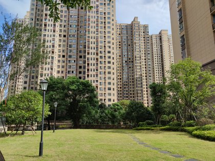 万安三峰中央城