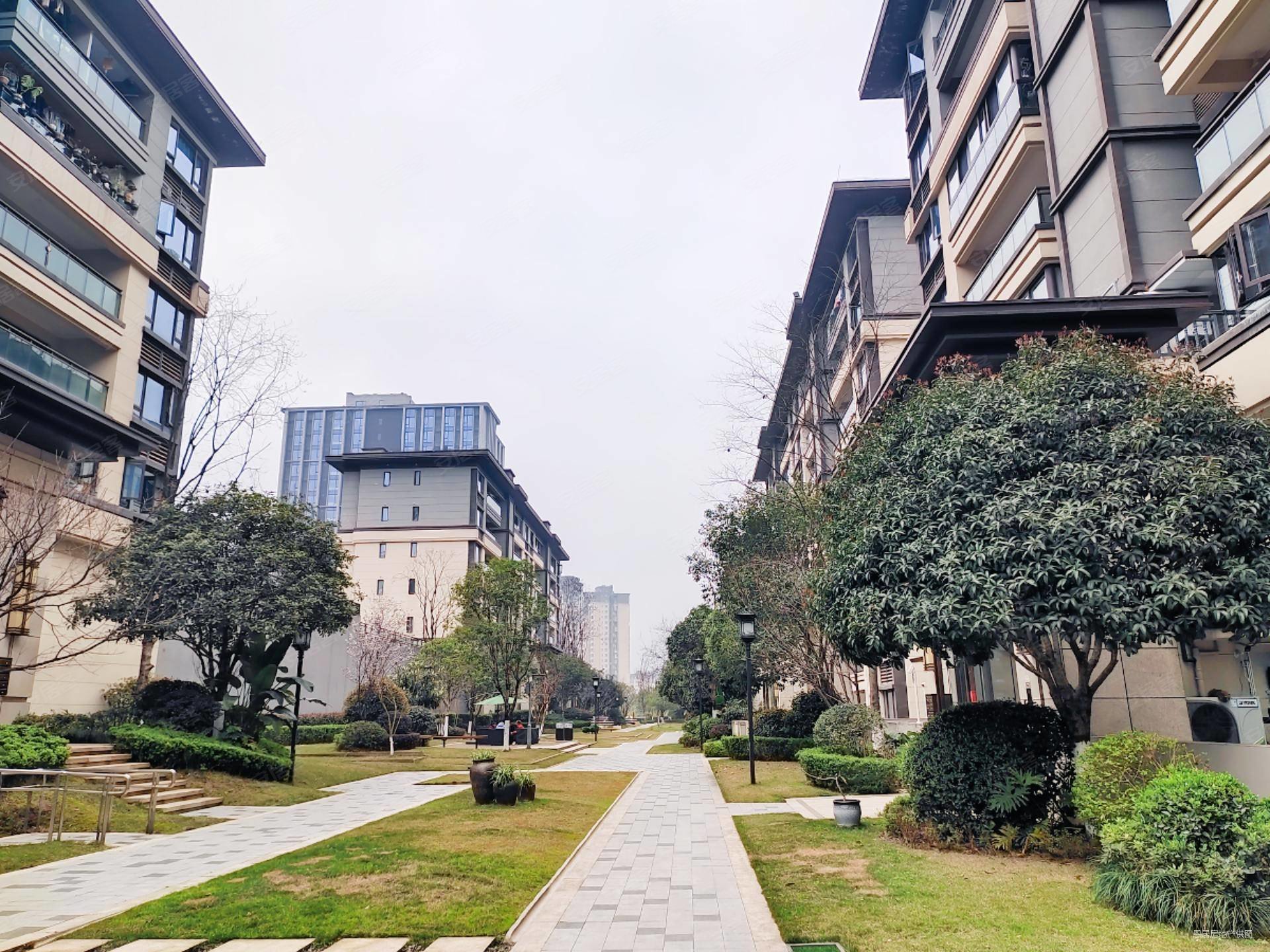 奥园广场商圈,荣盛华府(一期)二手房,158万,4室2厅,2卫,117平米-重庆