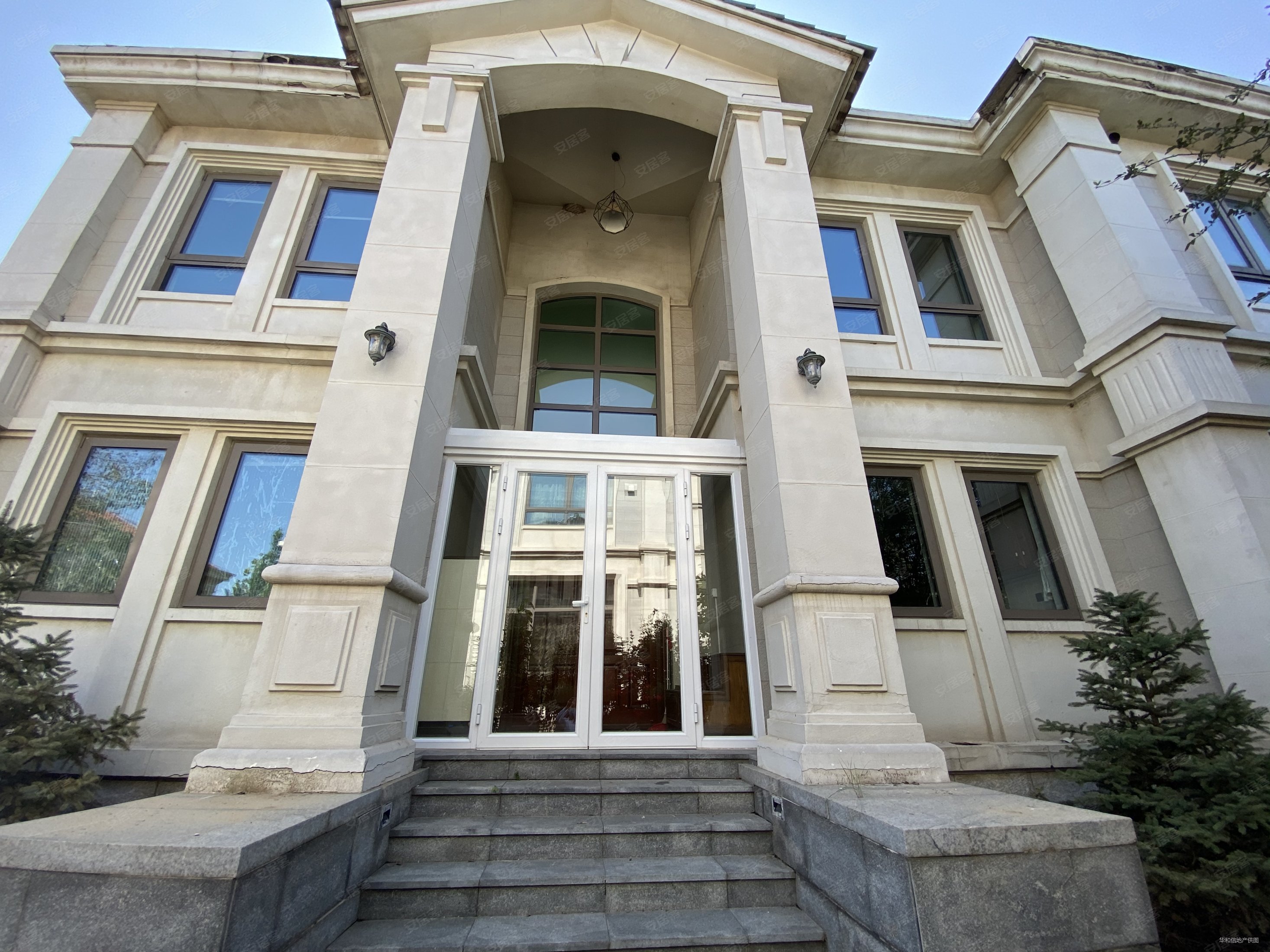 北京房产网>北京二手房>顺义二手房>天竺二手房>棕榈滩别墅>2933_2200