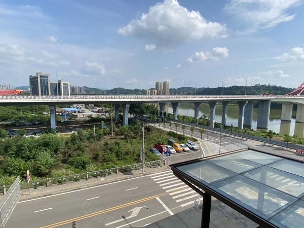 重庆合川合川大学城隆鑫花漾城(合川)采光好 客厅有空调 花漾城精装