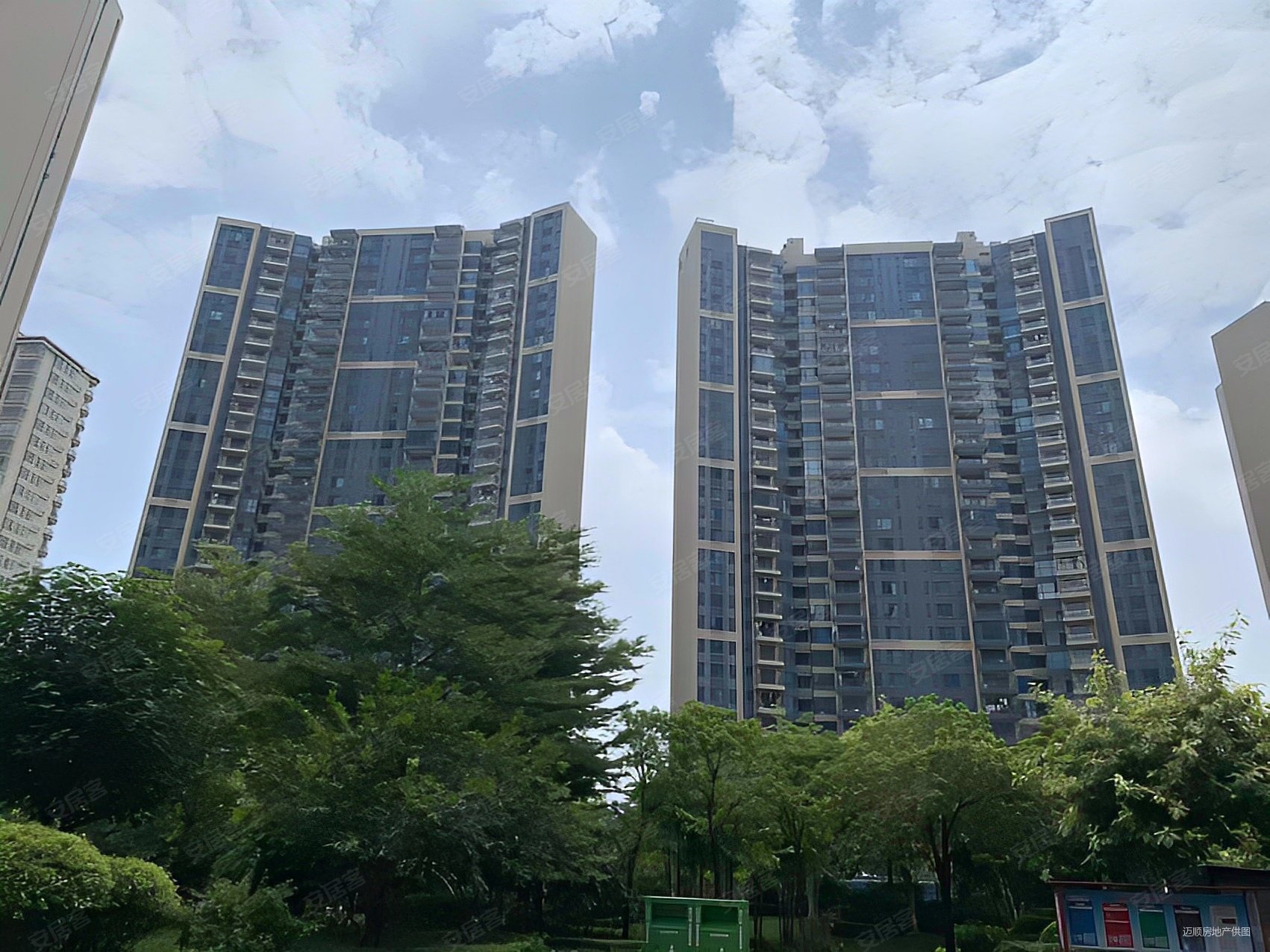 急售4房2厅2卫 红本在手 碧桂园珑誉花园 保养好 看,,