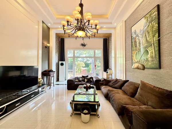 包头稀土高新区滨河大厦水岸花都水岸花都 300平精装叠拼别墅 带车库 带80平小院 拎包住出租房源真实图片