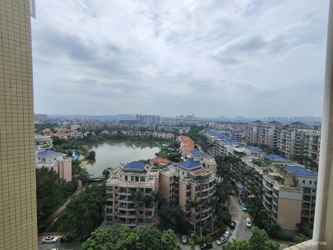 碧湖花园,3室2卫向南,位于花园中间位置,安静舒适