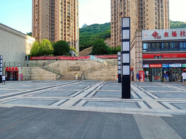 重庆綦江綦江城区康德城(a2区)康德城精装修大2室,租1000元一个月出租