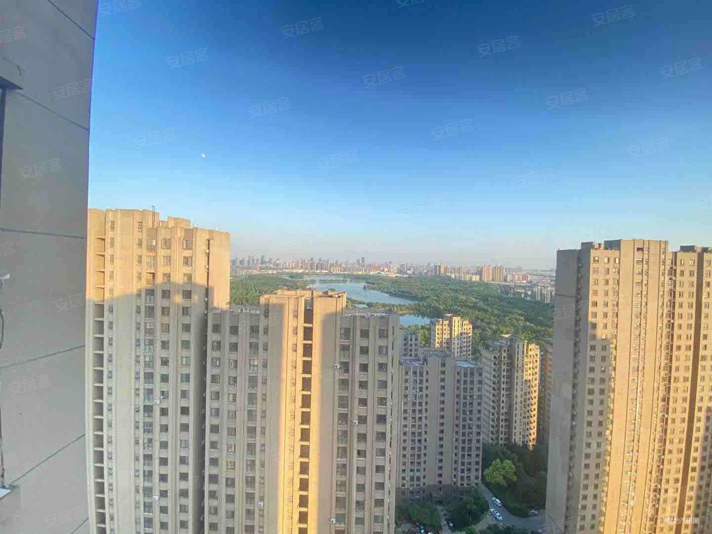 御湖观邸3室2厅2卫122.51㎡南北162.8万