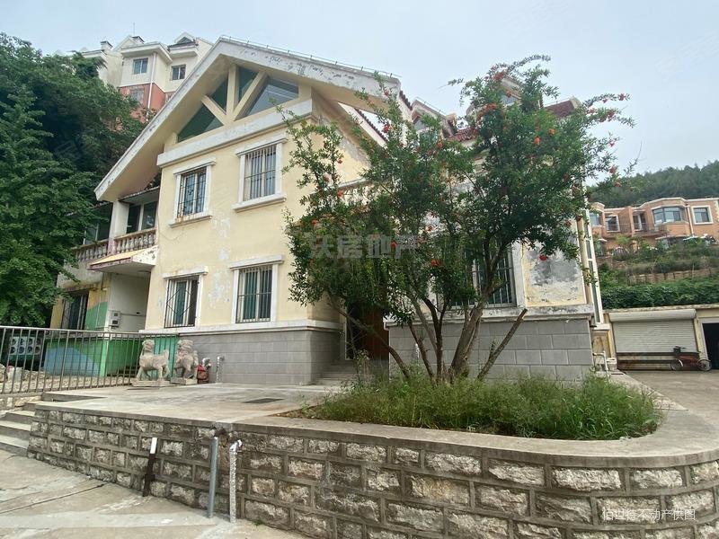 诚心出售低价卧龙花园山景独栋别墅 位置好 采光好 院内安静