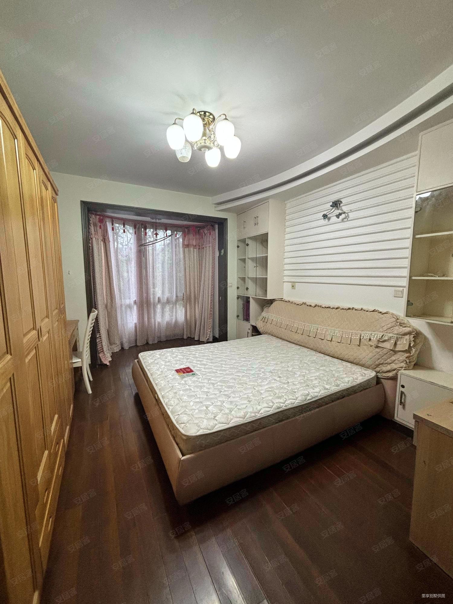 金桥爱建园 性价比不错的一套好房子有钥匙随时看