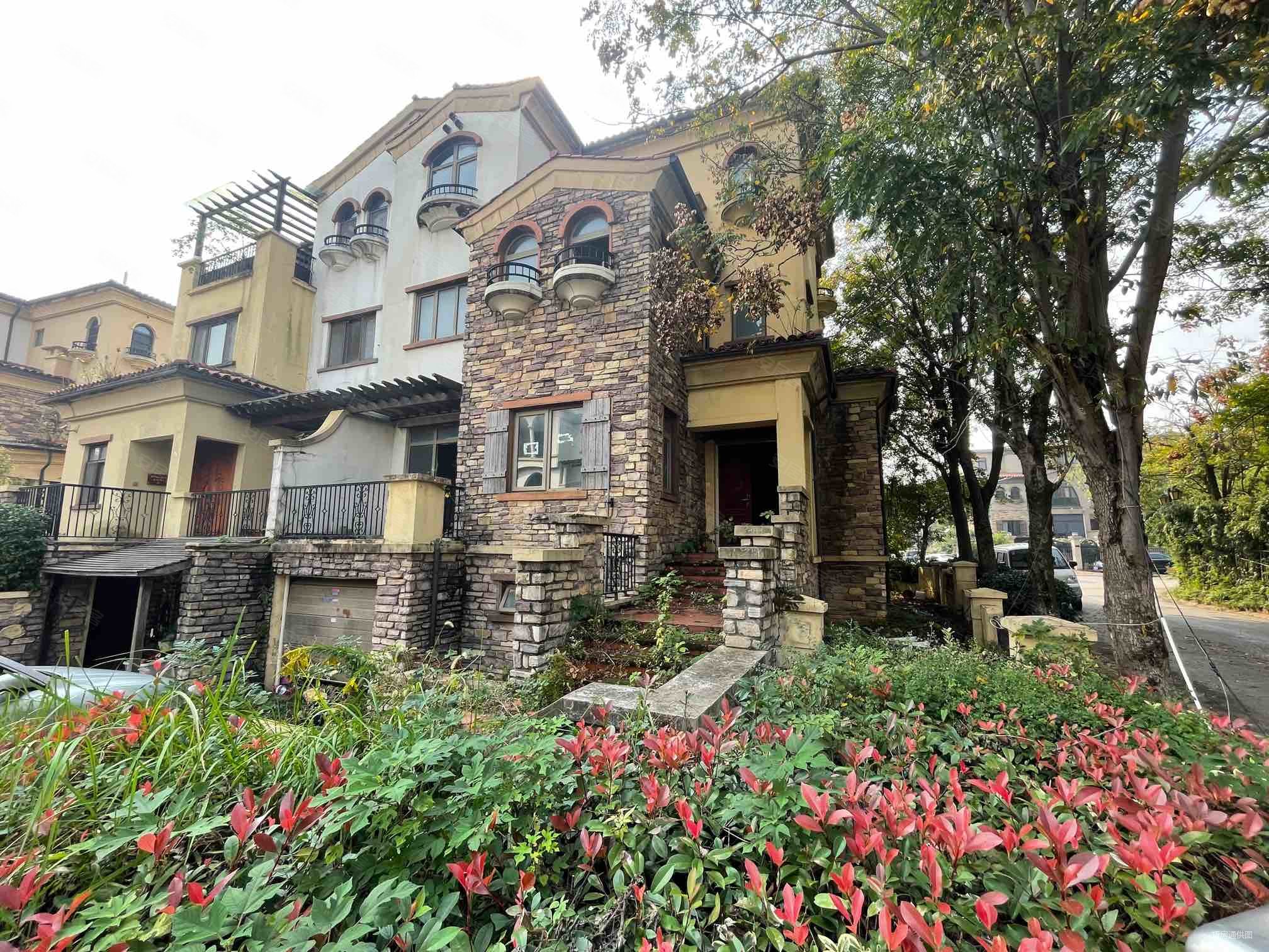 保利国际高尔夫花园弗朗明戈别墅