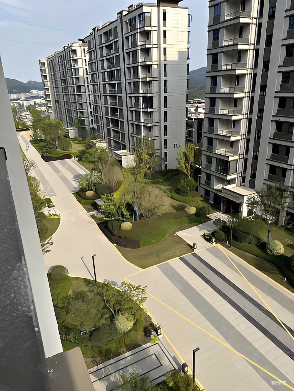 西径晓风中高楼层三室两厅两卫房东急售