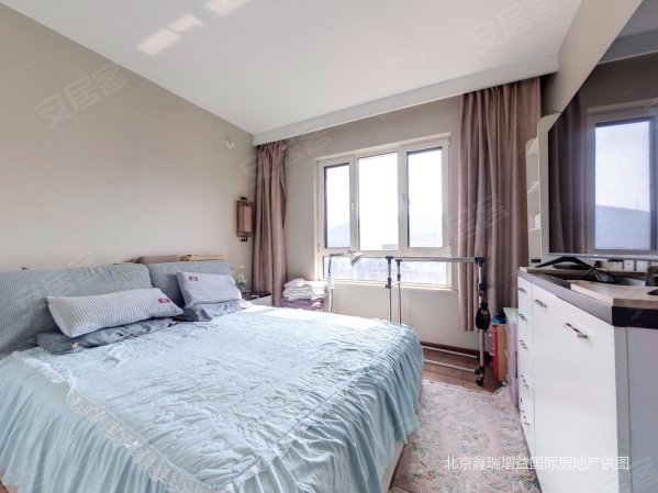 西山艺境3号院 楼龄新 高楼层采光充足 双卫格局 精装修