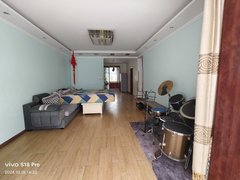 银川贺兰朔方南街太阳城A区  步梯五楼 两室  8500包物业费  南北通透出租房源真实图片