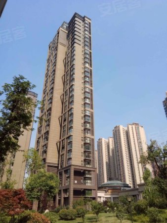 天骄华庭,88平 16平三房毛坯房送负一车位,年底急卖!