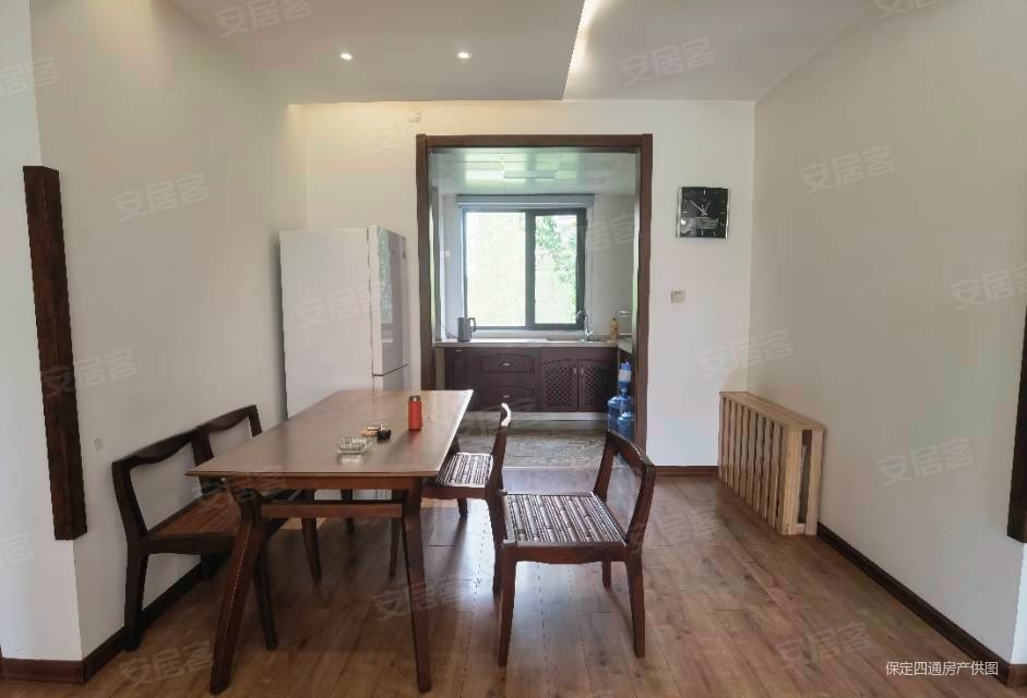 公园时代3室2厅2卫143.8㎡南北121万