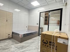 广州白云嘉禾望岗地铁口附近精装超大单间 可养小宠物出租房源真实图片